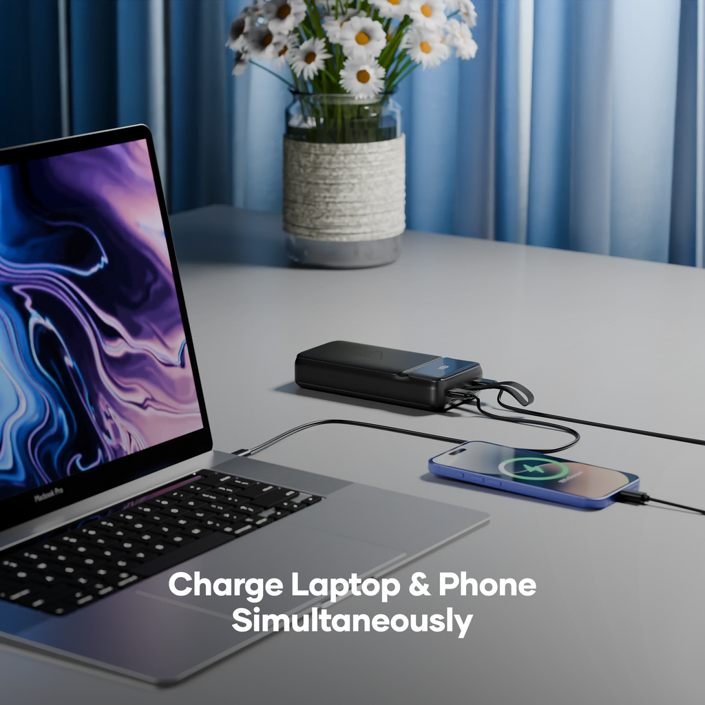 alain LumoPower 65W Fast Charging High-Capacity Power Bank 30000 mAh - Black
